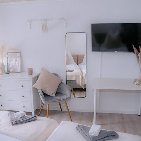 Haiger Motel Kalos מראה חיצוני תמונה